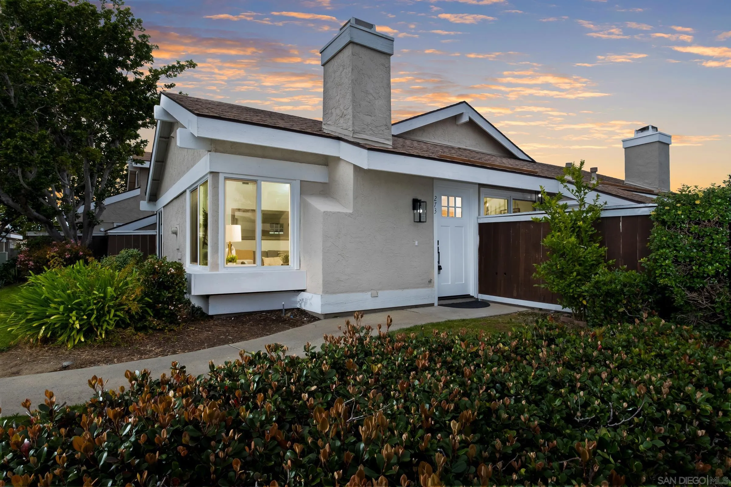 Photo #2: 240004983 Listing 
