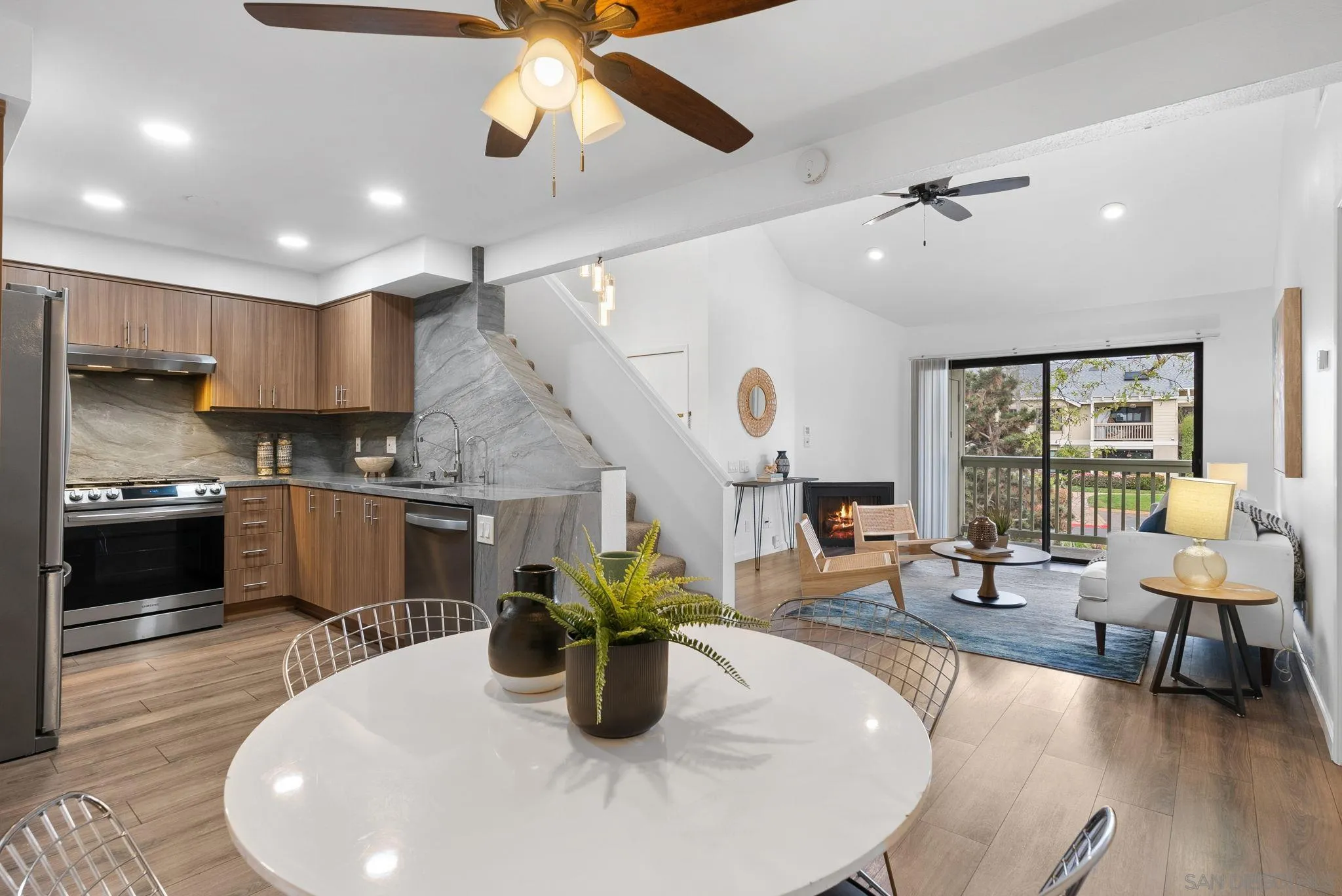 Photo #4: 240005019 Listing 