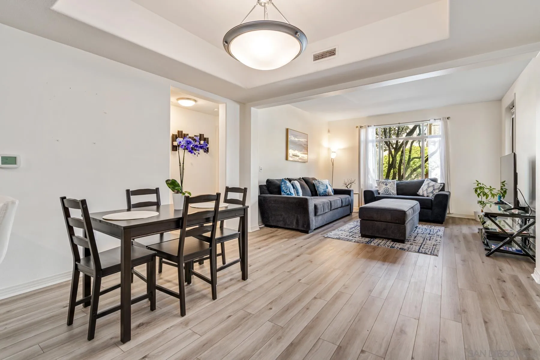 Photo #5: 240005046 Listing 