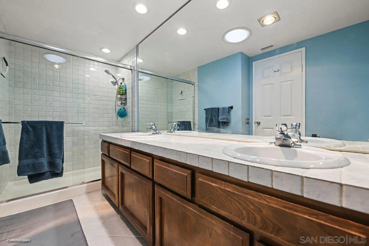 https://cdn.realtyfeed.com/cdn/127/240005159/cacbf62dad77fec824a5f6adcb67a6e6.webp