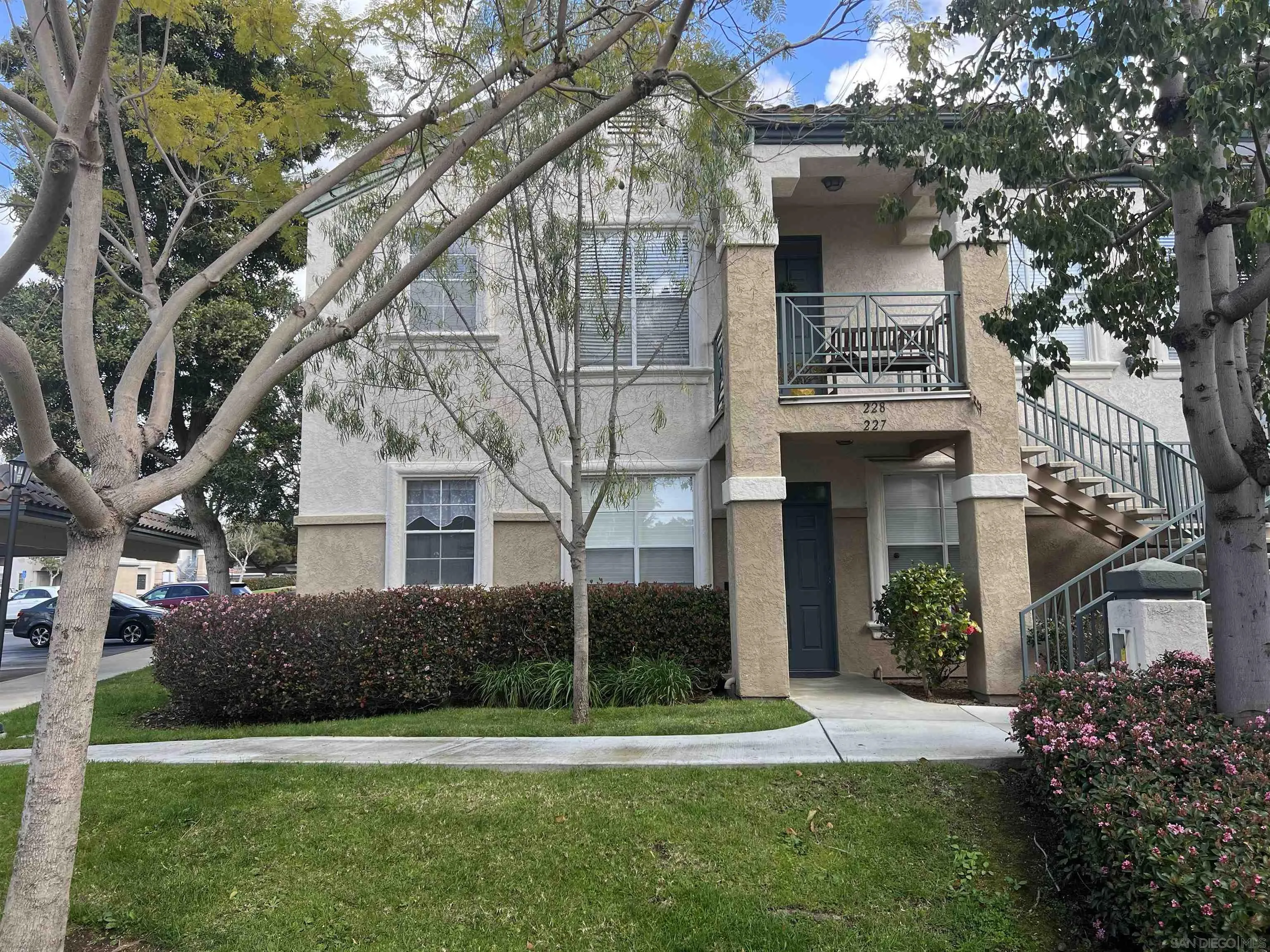 Photo #2: 240005212 Listing 