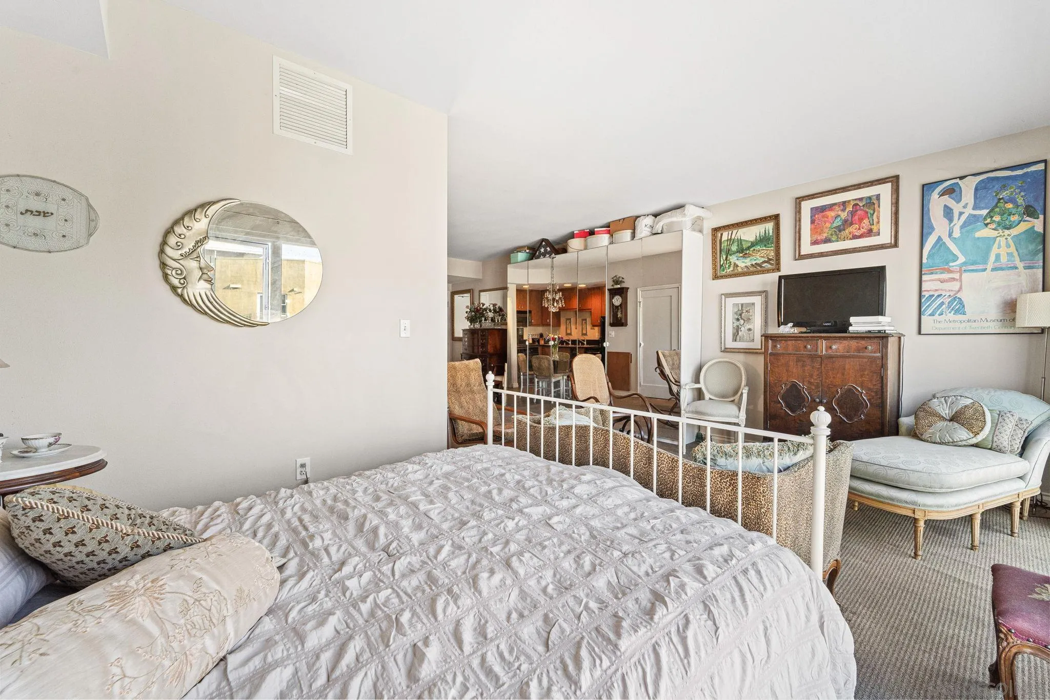 Photo #5: 240005325 Listing 