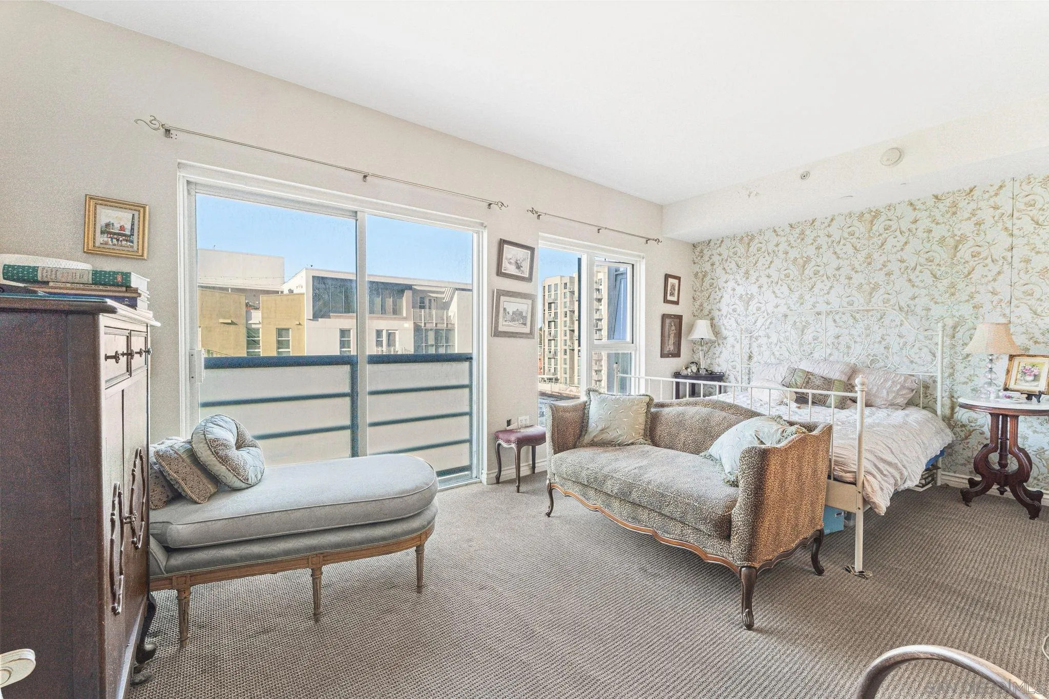 Photo #3: 240005325 Listing 