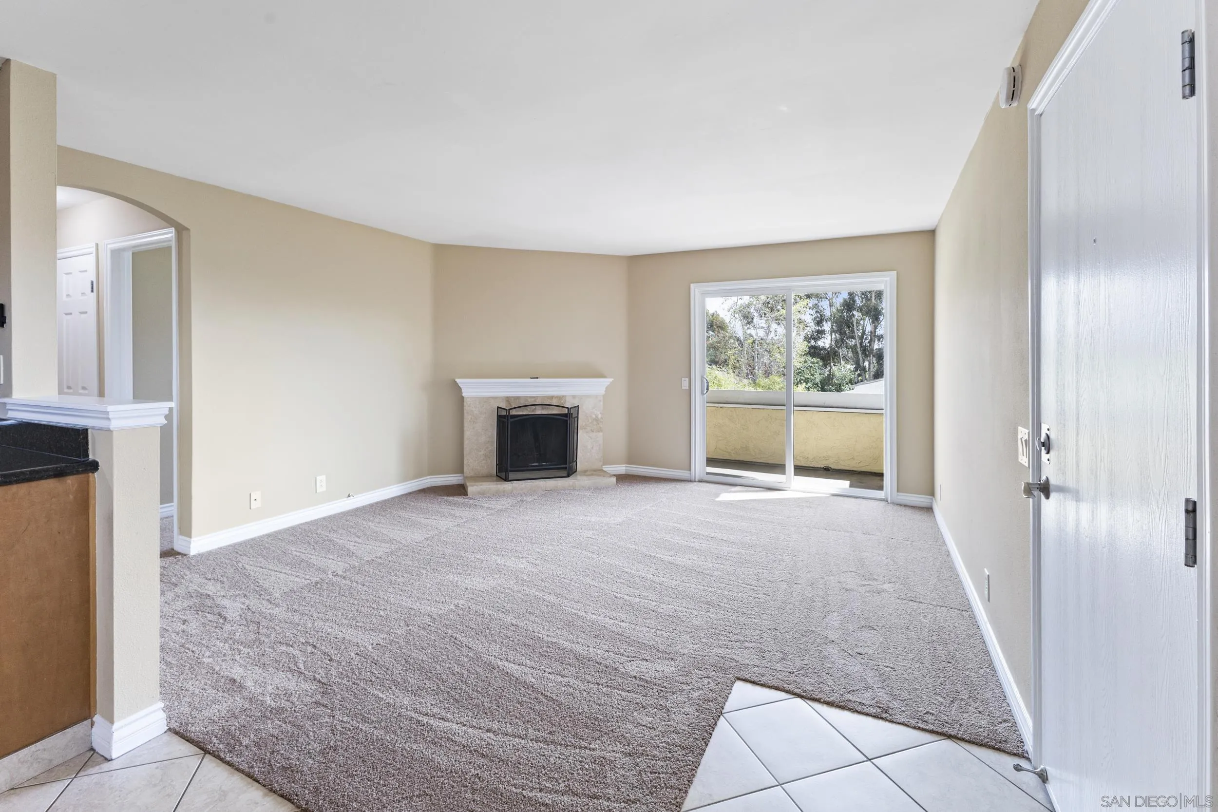 Photo #5: 240005365 Listing 