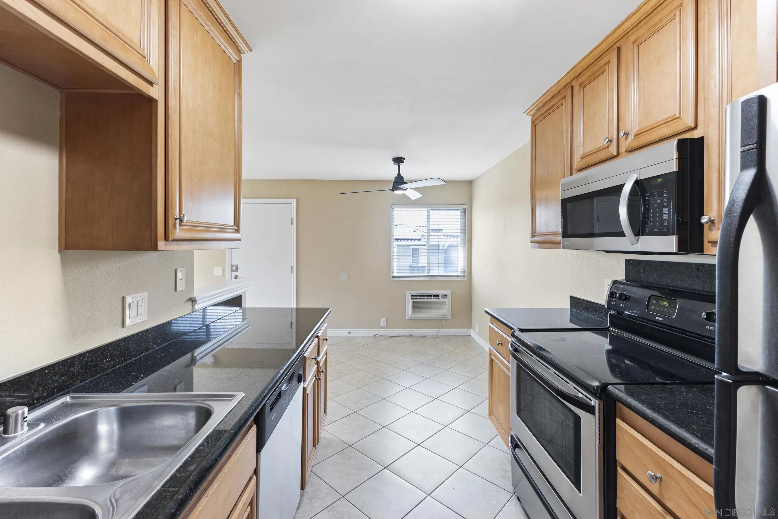 Photo #2: 240005365 Listing 