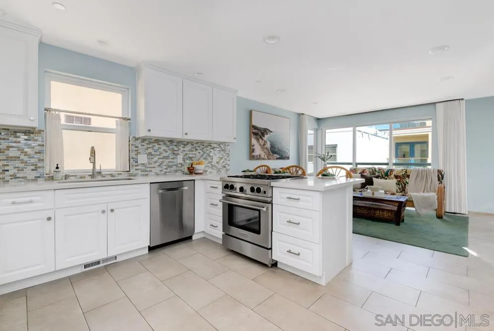 https://cdn.realtyfeed.com/cdn/127/240005384/0b52287259f7c48db7929e08f41de136.webp