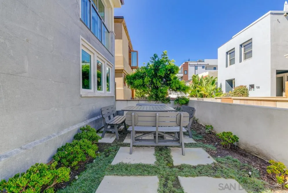 https://cdn.realtyfeed.com/cdn/127/240005384/5718871aa8b6148e00c7147ff1cb3168.webp