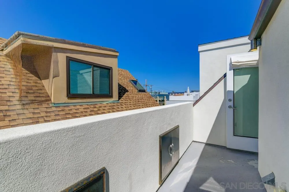 https://cdn.realtyfeed.com/cdn/127/240005384/a1ffe801d1d2a1a75f52716b9eb27e77.webp