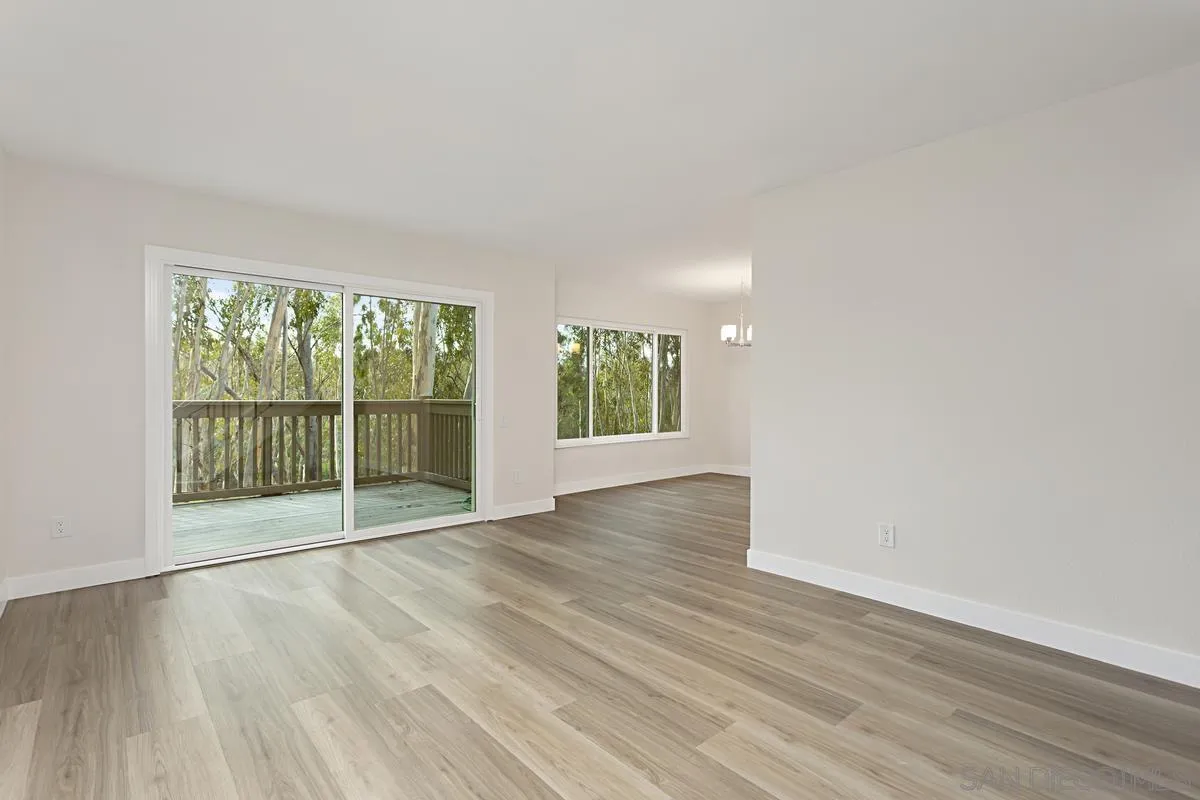 Photo #6: 240005421 Listing 