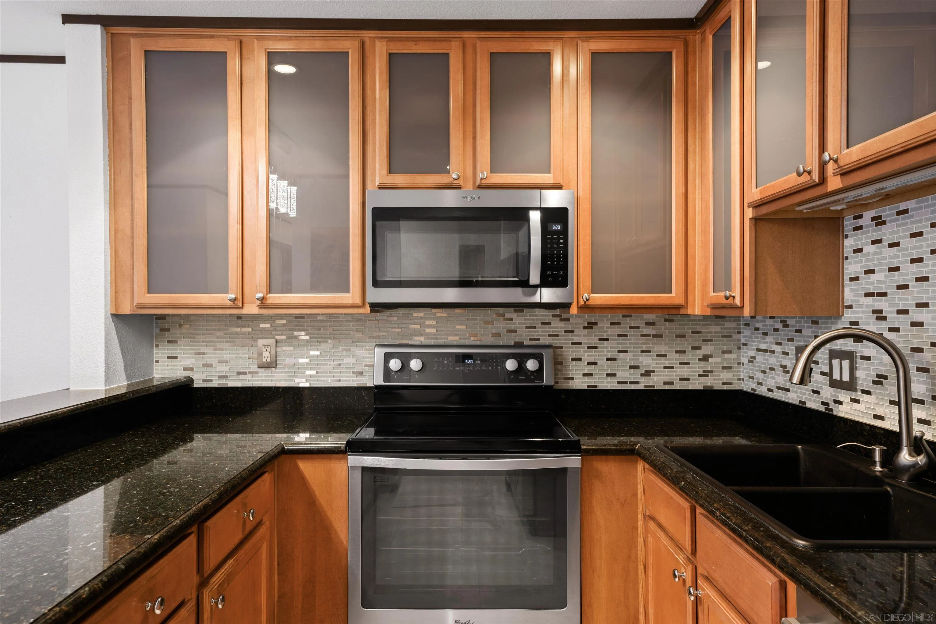 Photo #4: 240005423 Listing 
