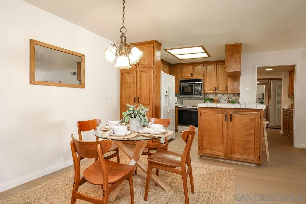 Photo #5: 240005453 Listing 