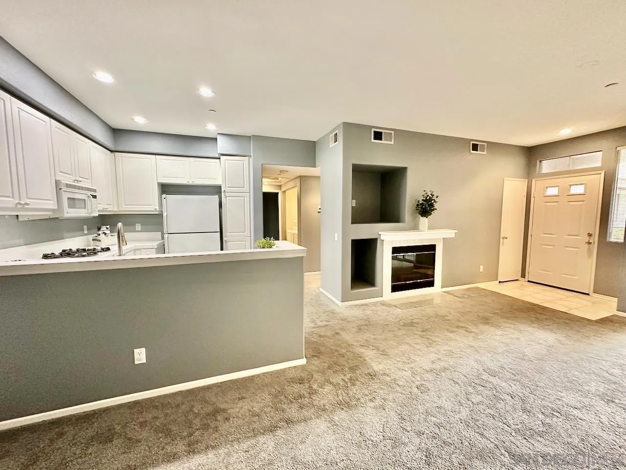 Photo #6: 240005491 Listing 