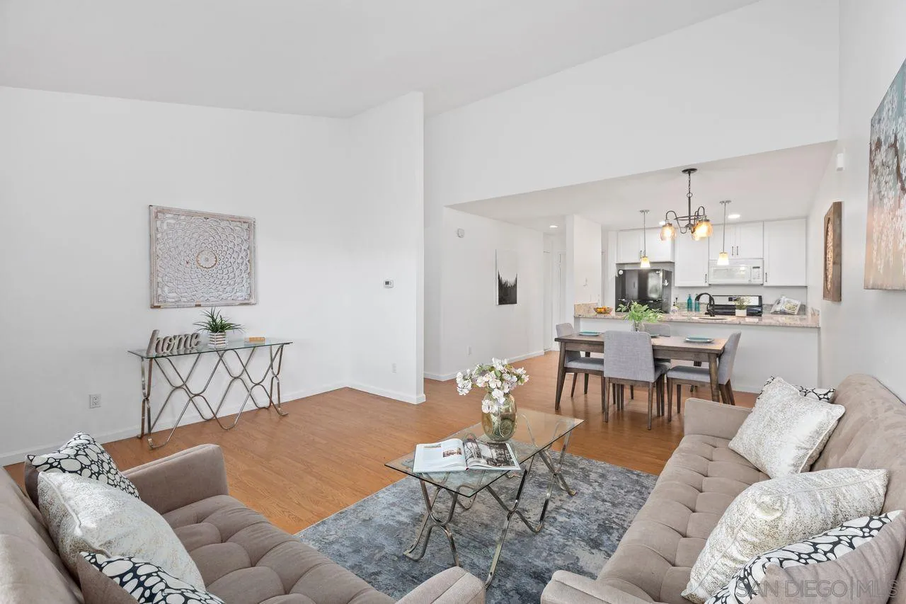 Photo #5: 240005522 Listing 