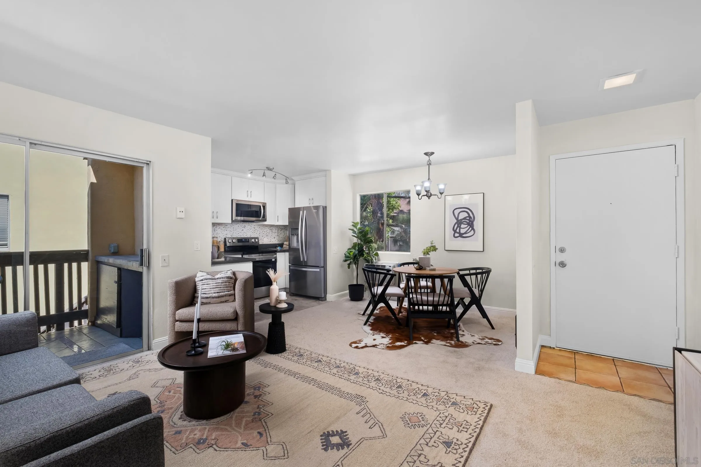 Photo #4: 240005535 Listing 