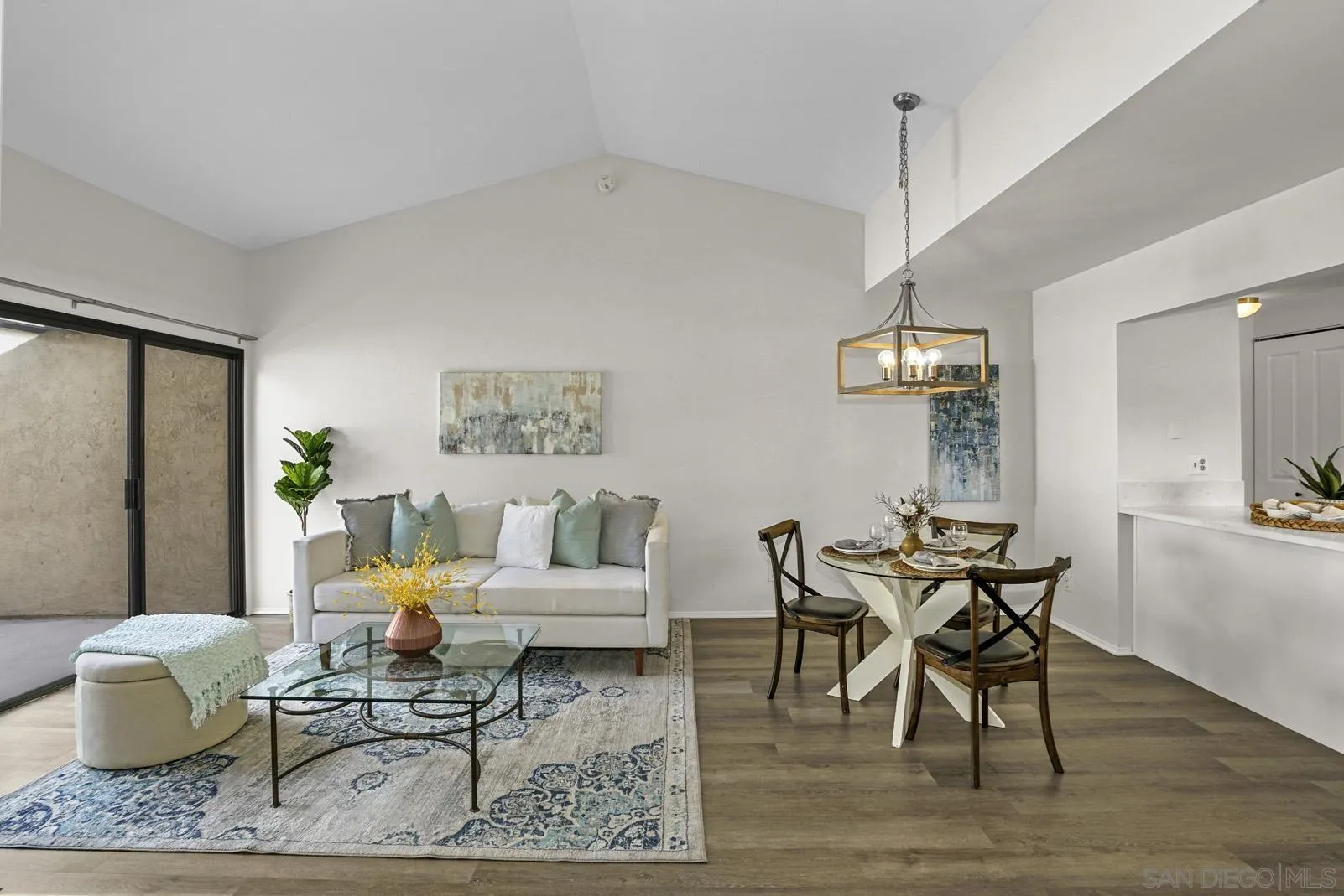 Photo #2: 240005612 Listing 