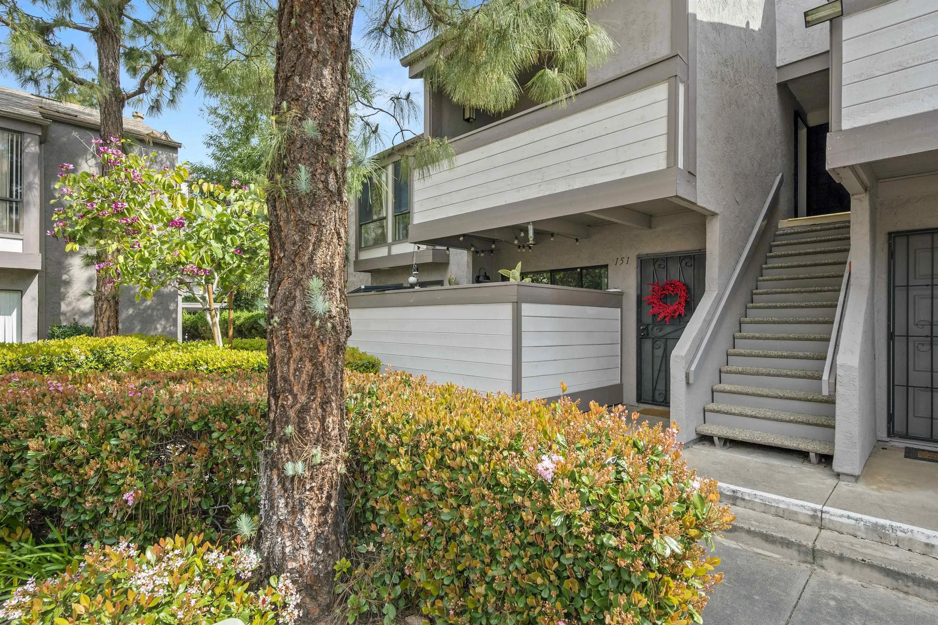 Photo #3: 240005629 Listing 