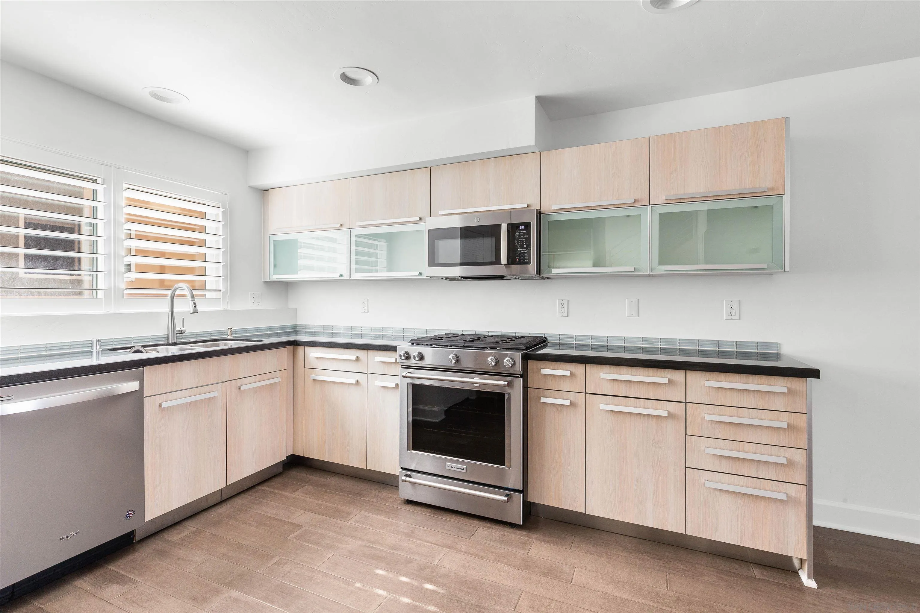 More Details about MLS # 240005662 : 401 N COAST HWY UNIT 312
