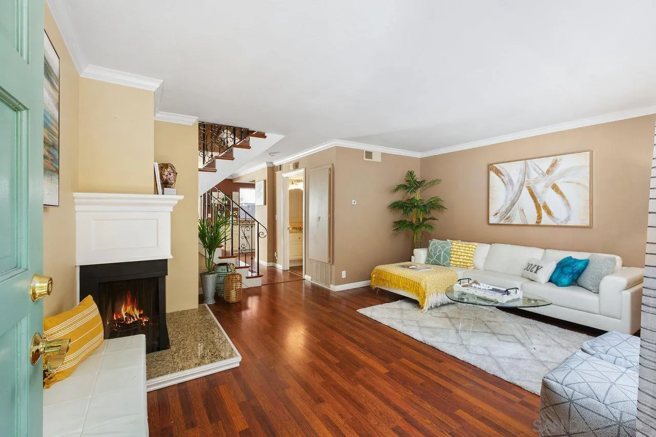 Photo #3: 240005669 Listing 