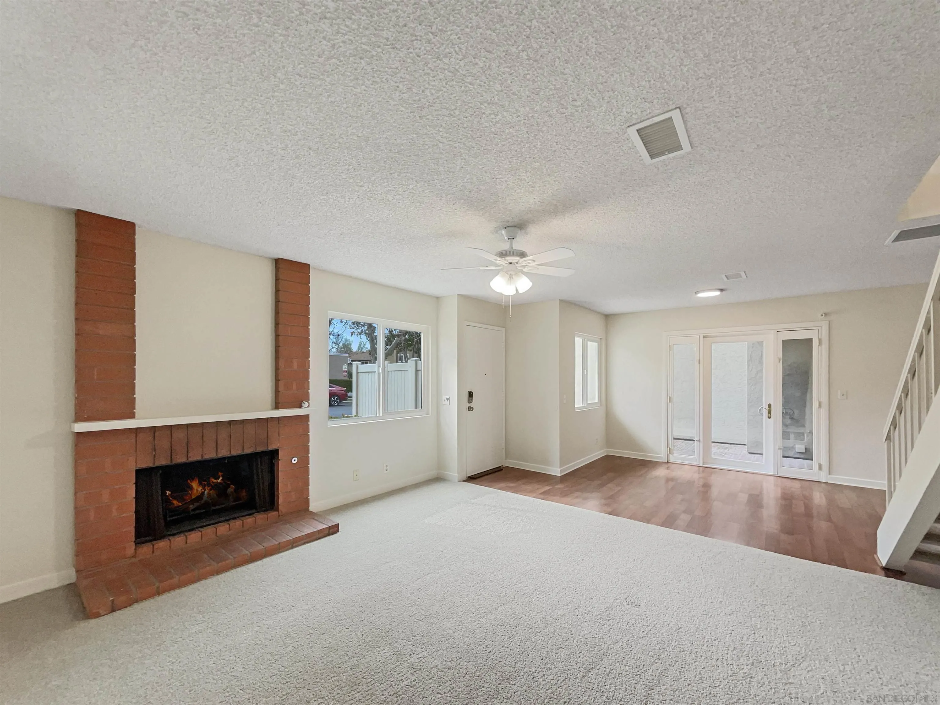 Photo #3: 240005690 Listing 
