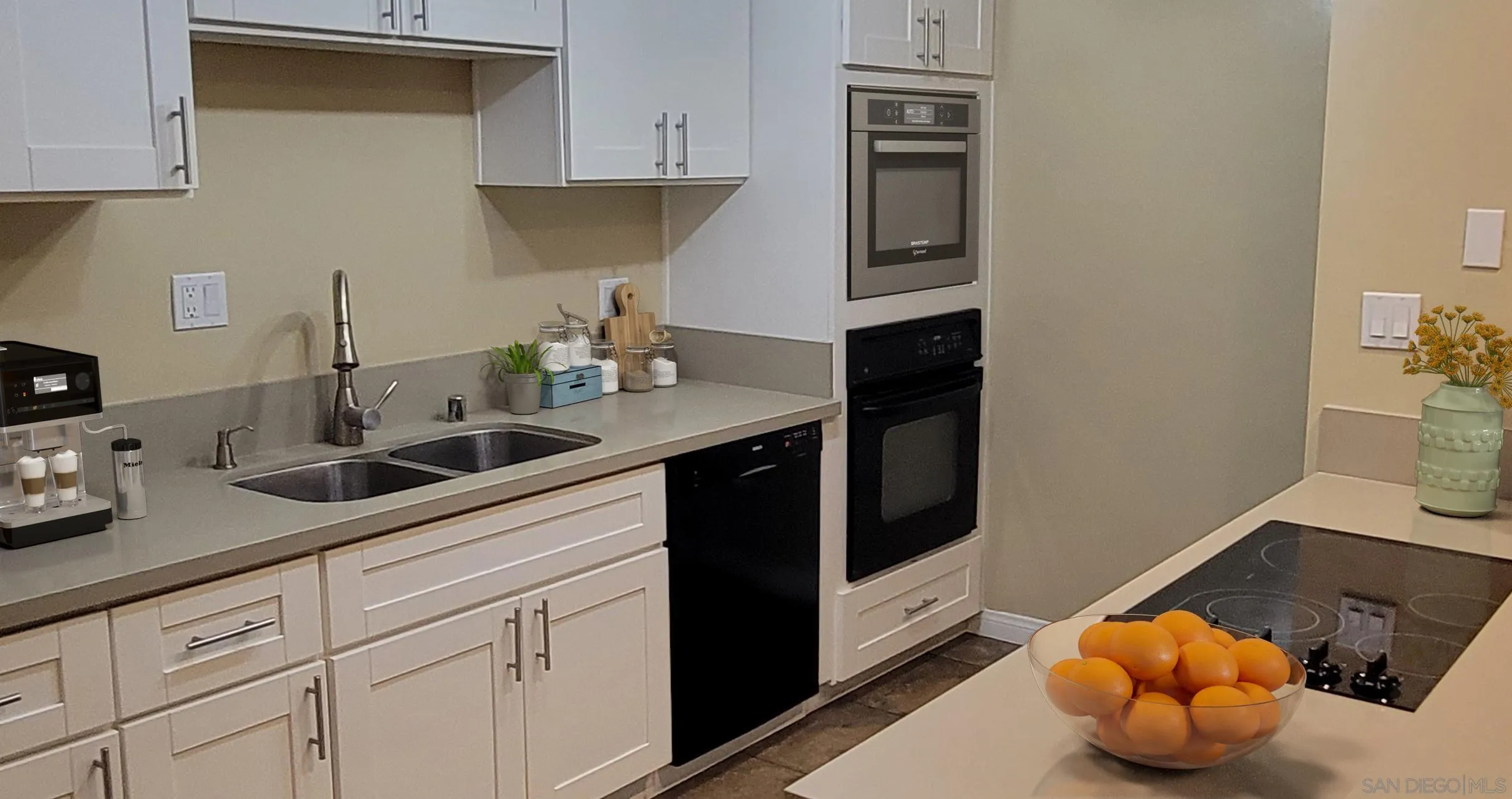 Photo #3: 240005700 Listing 