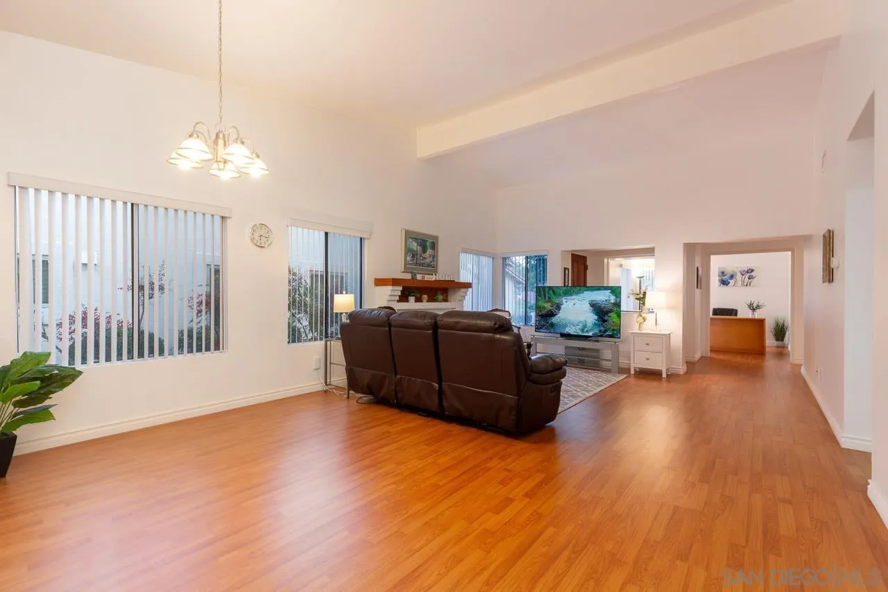 https://cdn.realtyfeed.com/cdn/127/240005710/fb7fd7cd71a4c981bcea1c5c97875b97.webp