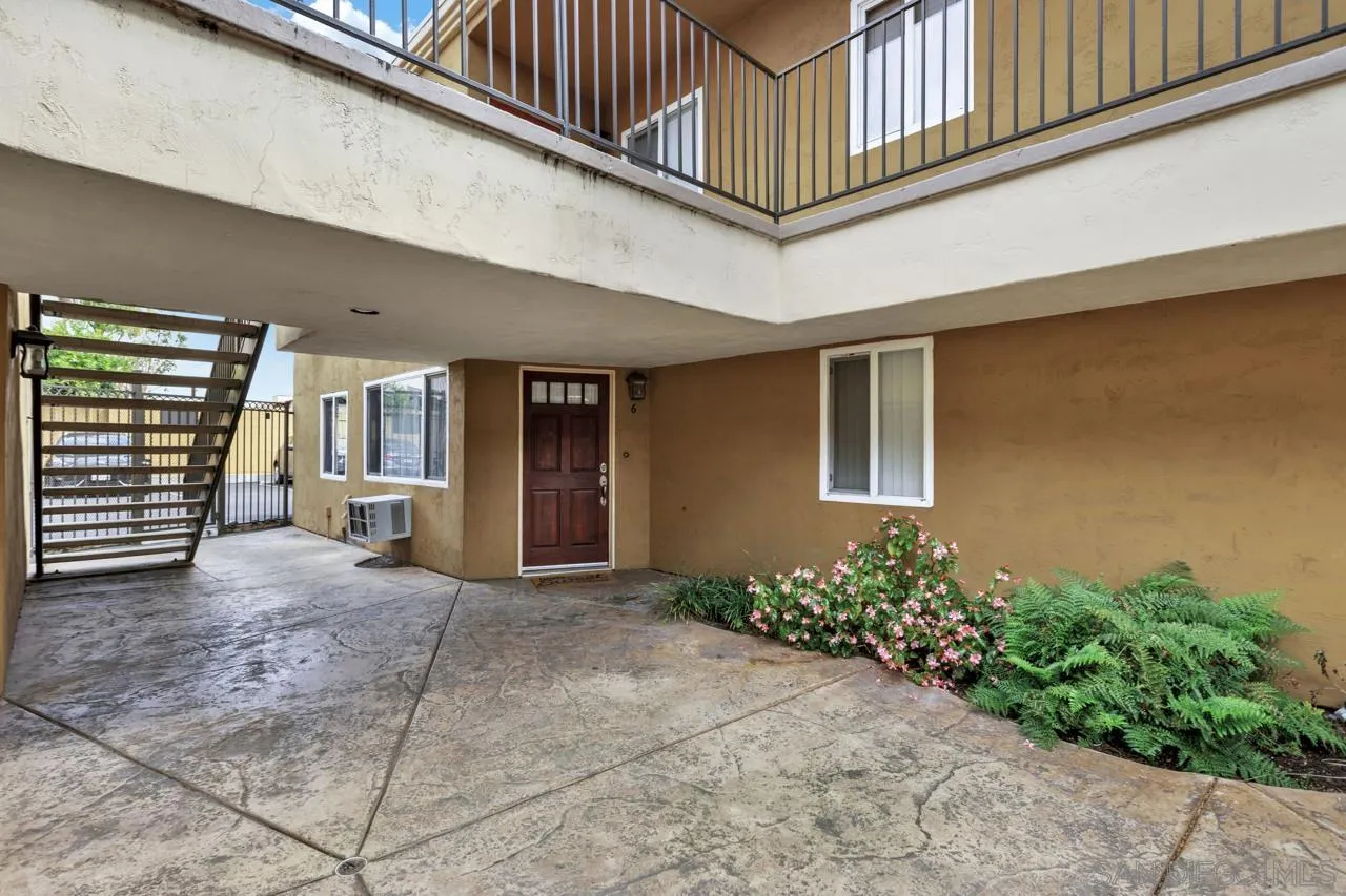 Photo #2: 240005733 Listing 