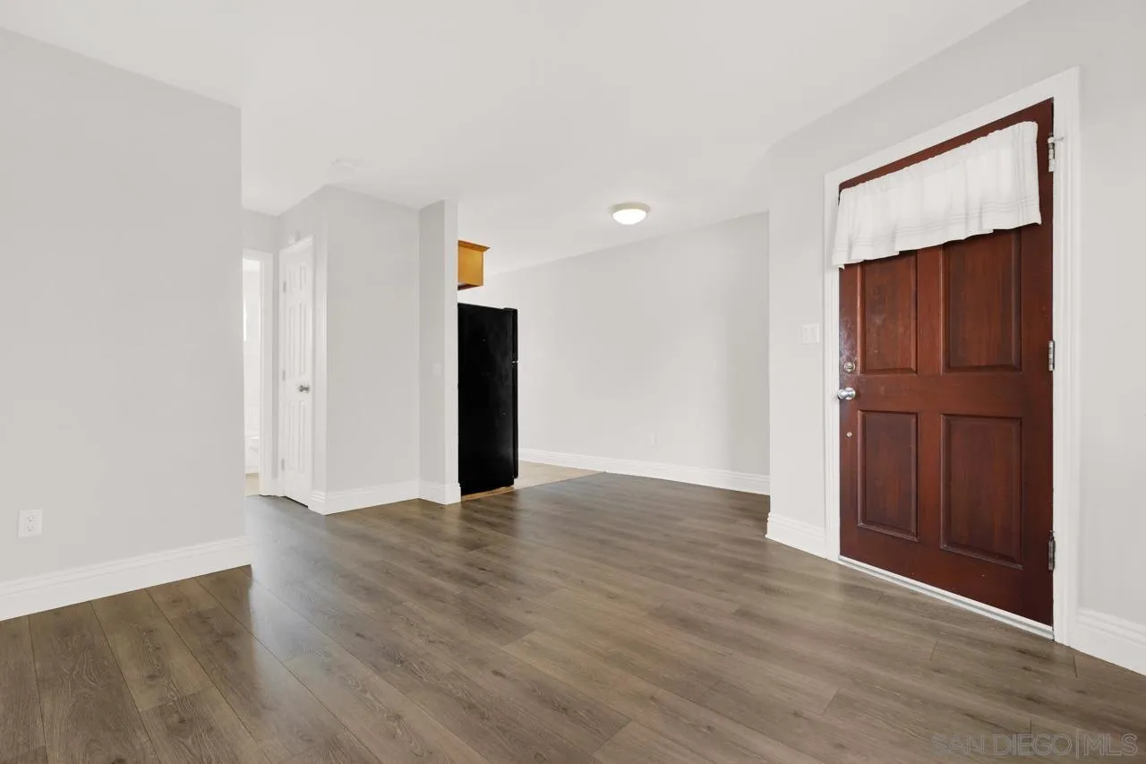 Photo #6: 240005733 Listing 