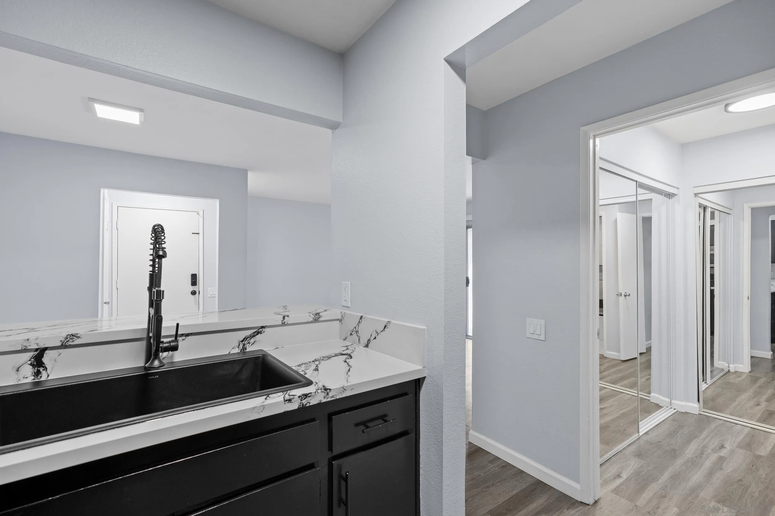 Photo #5: 240005798 Listing 