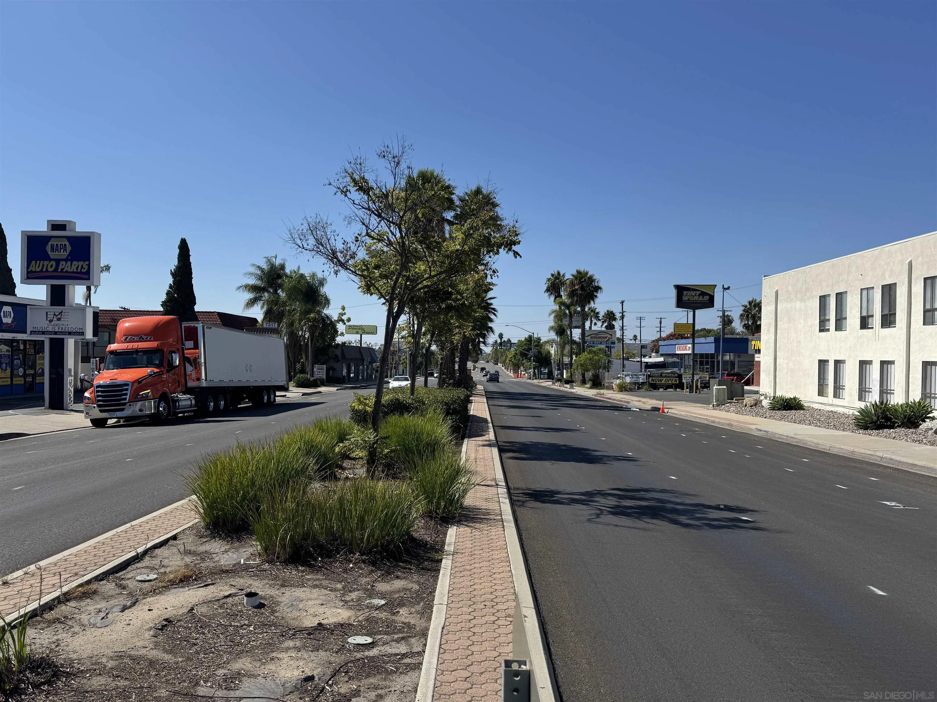 7366 El Cajon Blvd, La Mesa, CA, 91942
