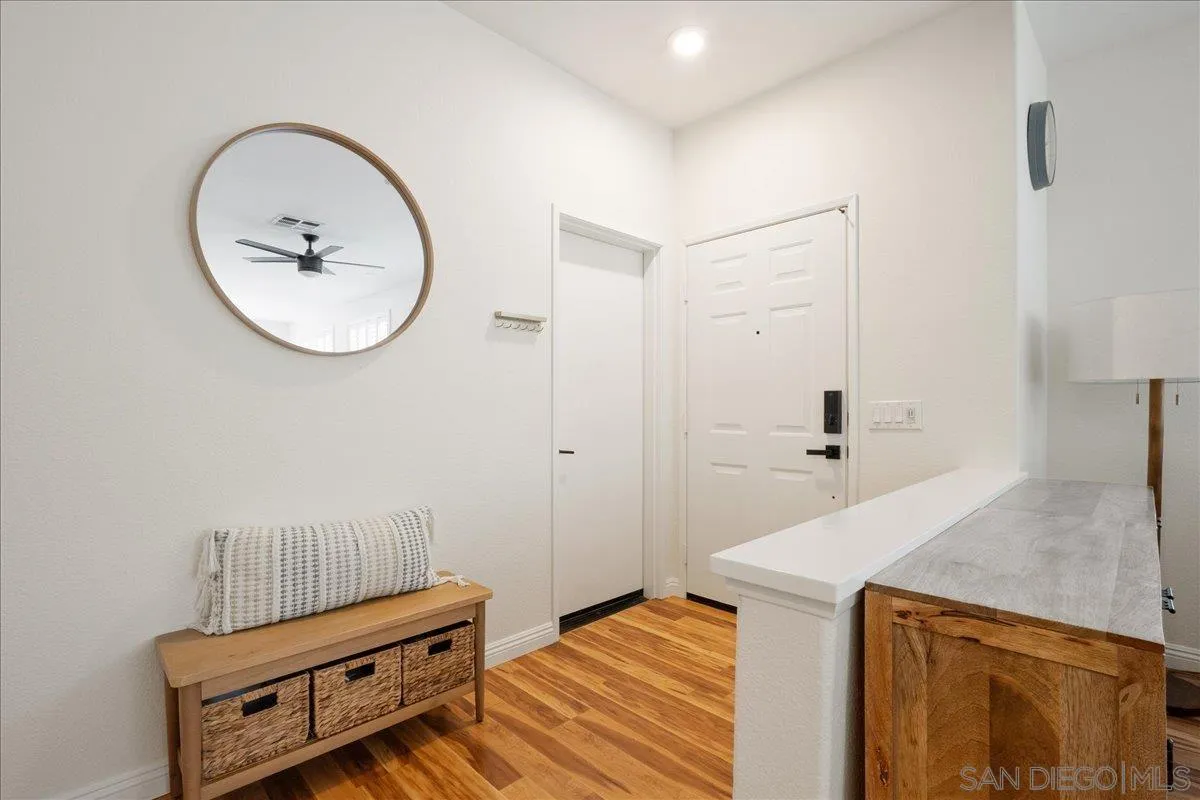 Photo #3: 240005955 Listing 