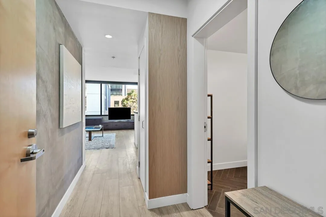 Photo #2: 240006170 Listing 