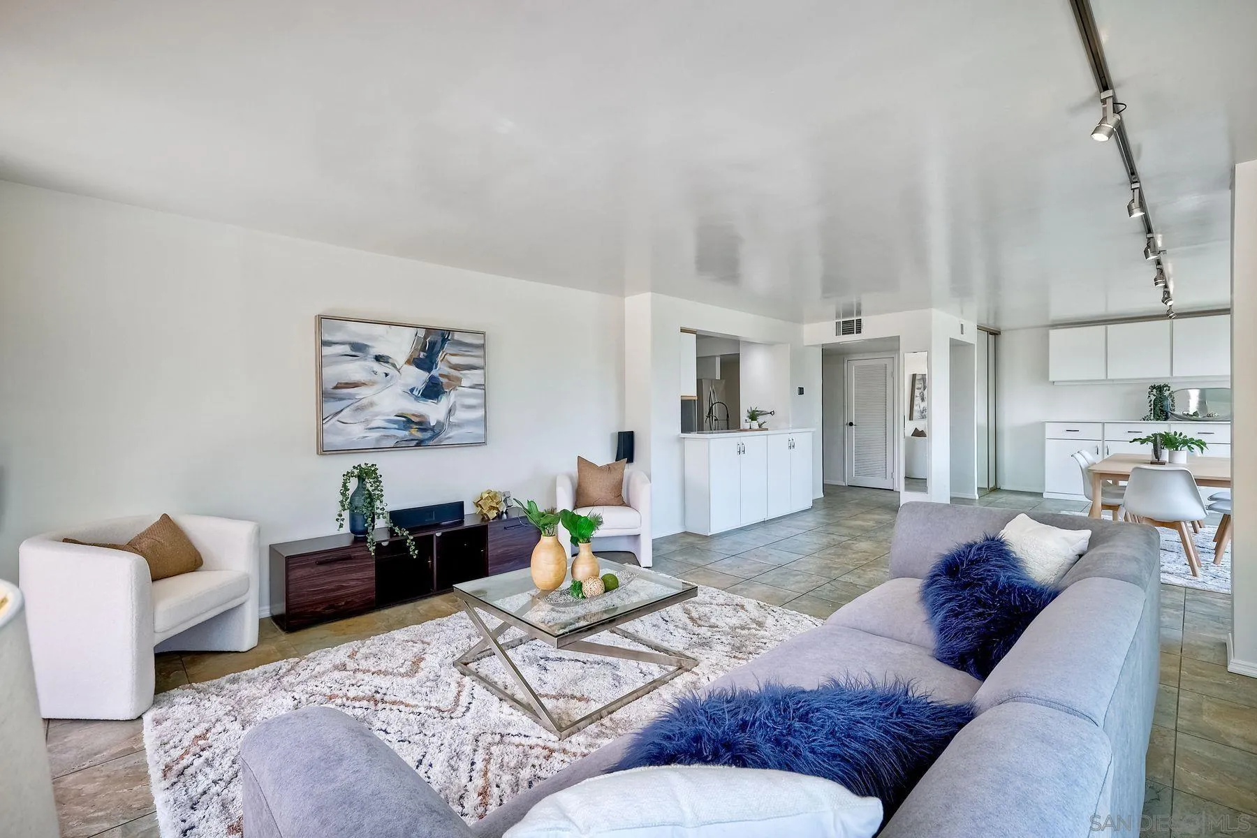 Photo #3: 240006186 Listing 