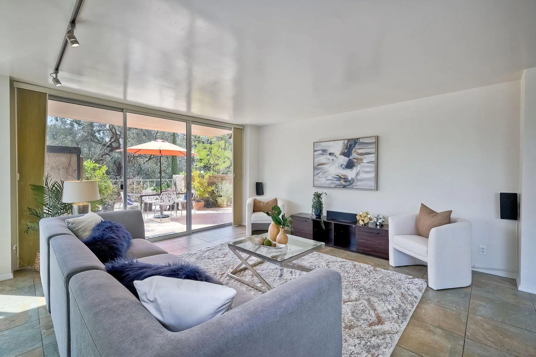 Photo #2: 240006186 Listing 