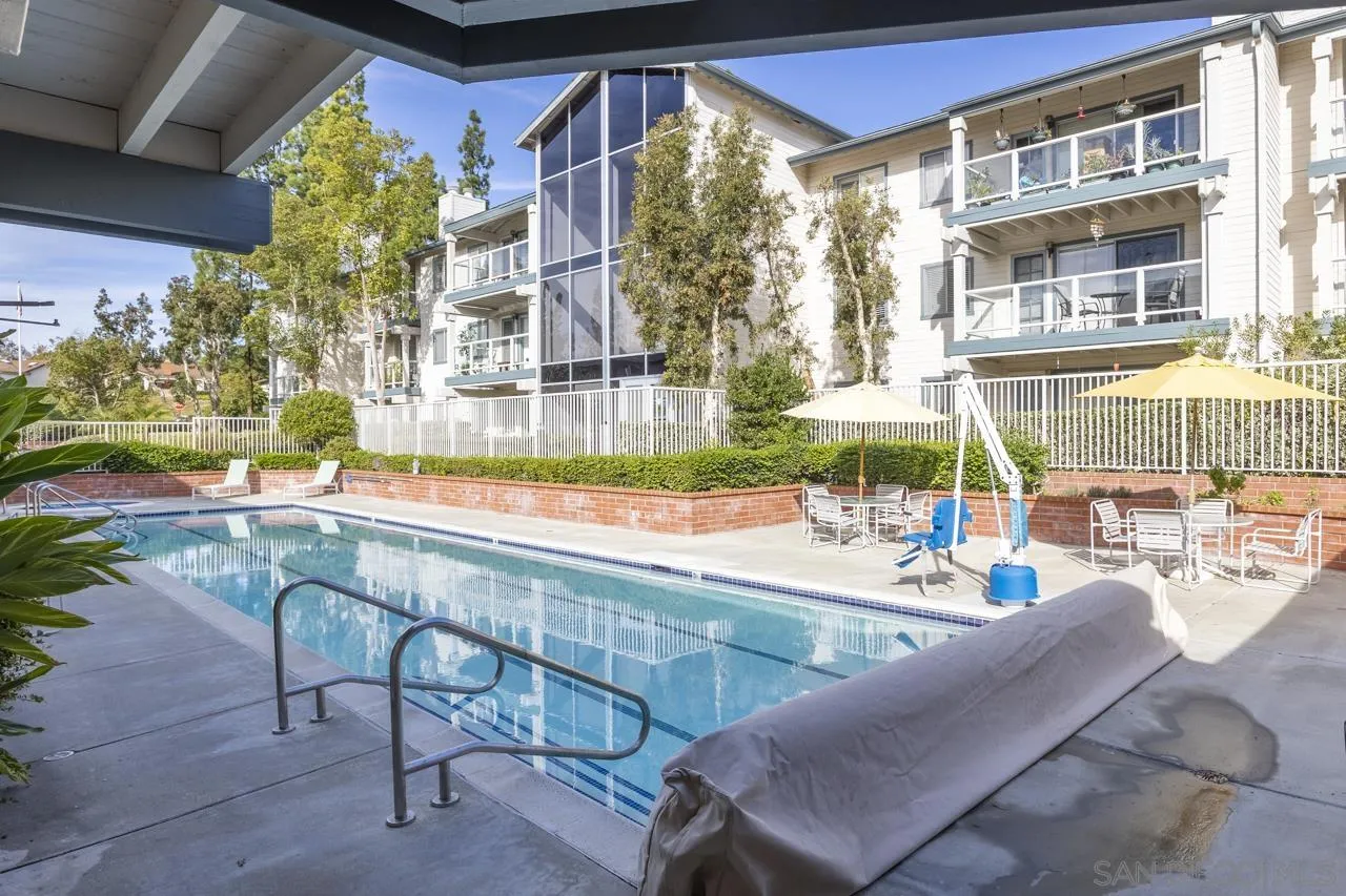 Photo #3: 240006330 Listing 