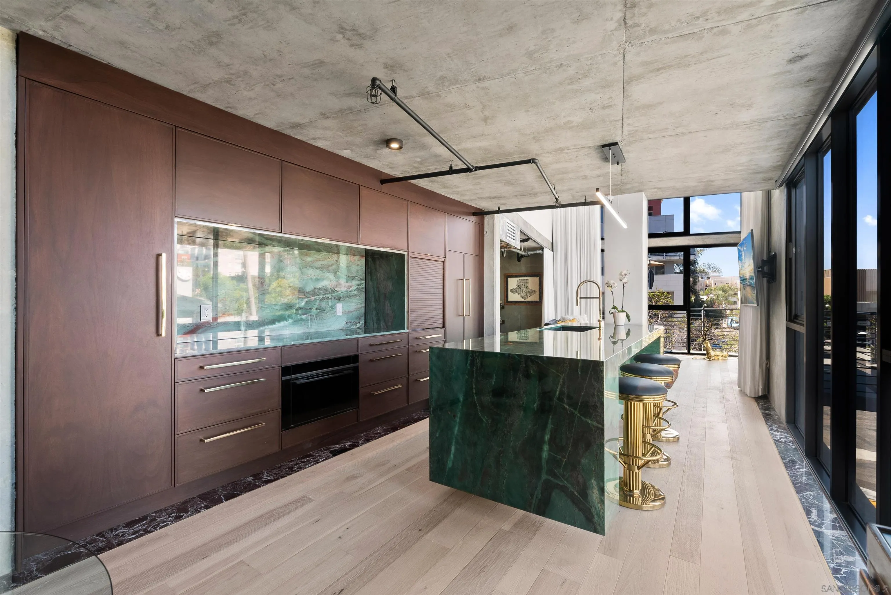 Photo #4: 240006341 Listing 