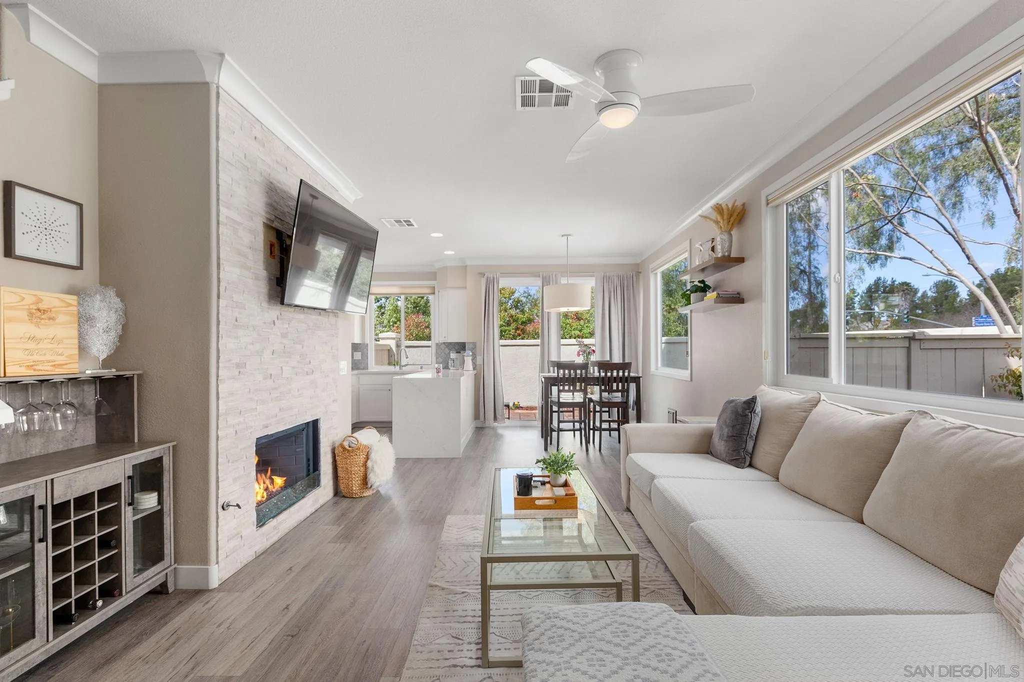 Photo #3: 240006384 Listing 