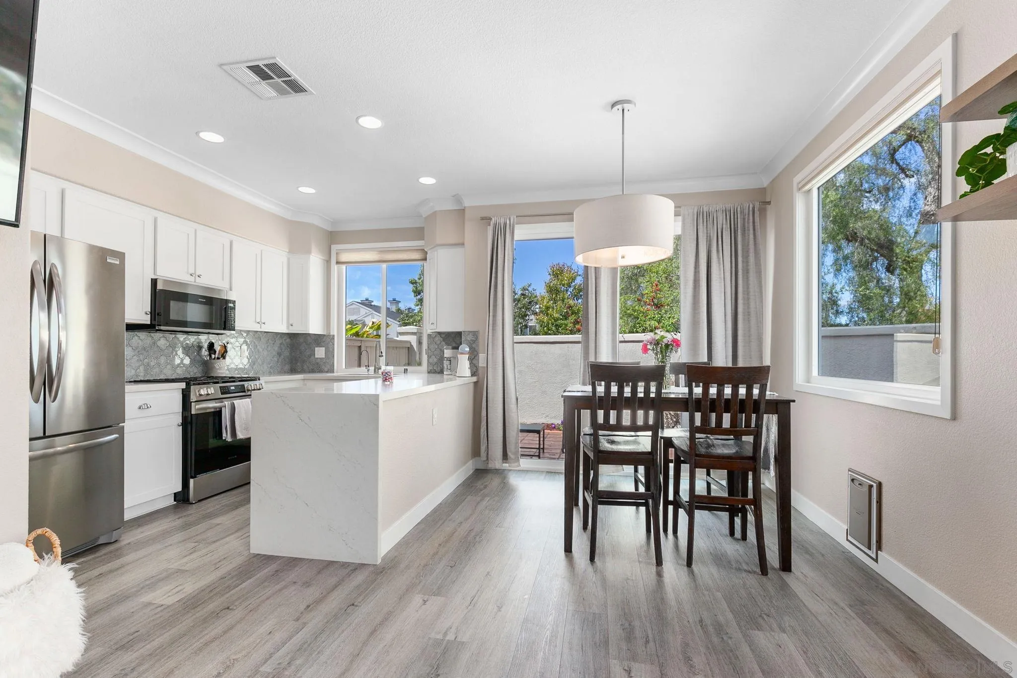 Photo #4: 240006384 Listing 