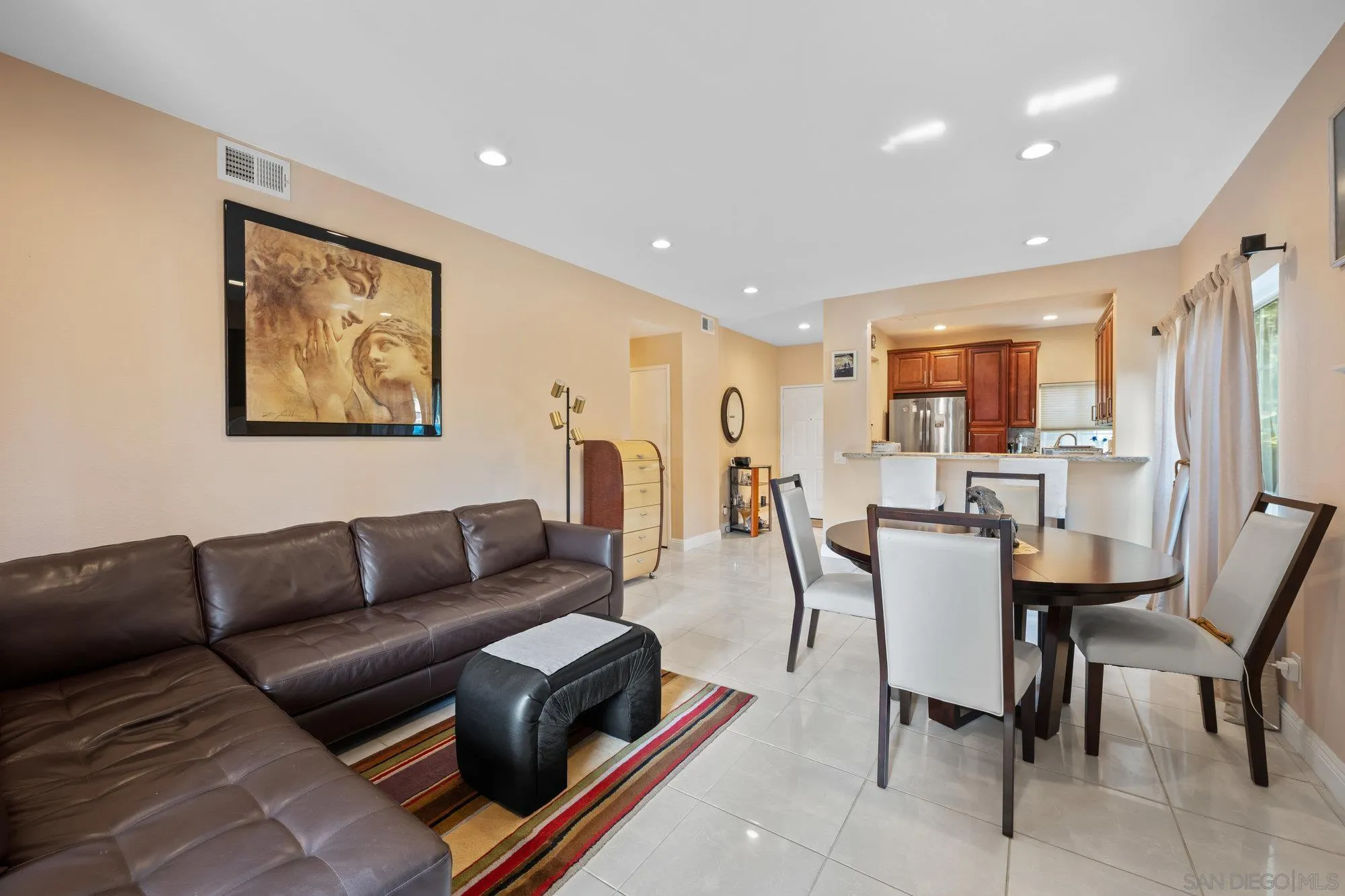 Photo #5: 240006403 Listing 