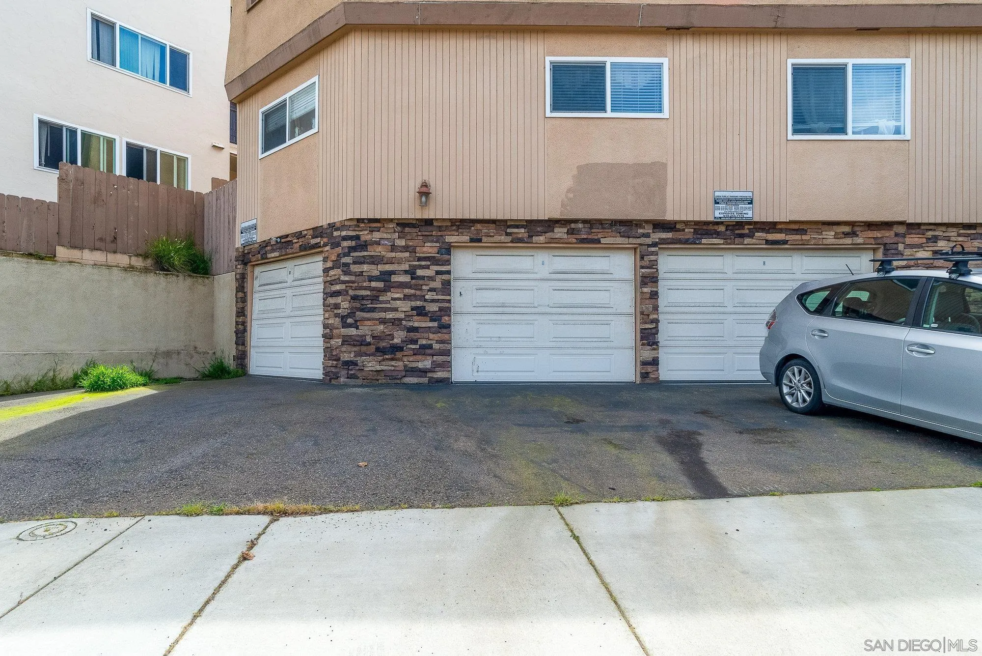 Photo #3: 240006453 Listing 