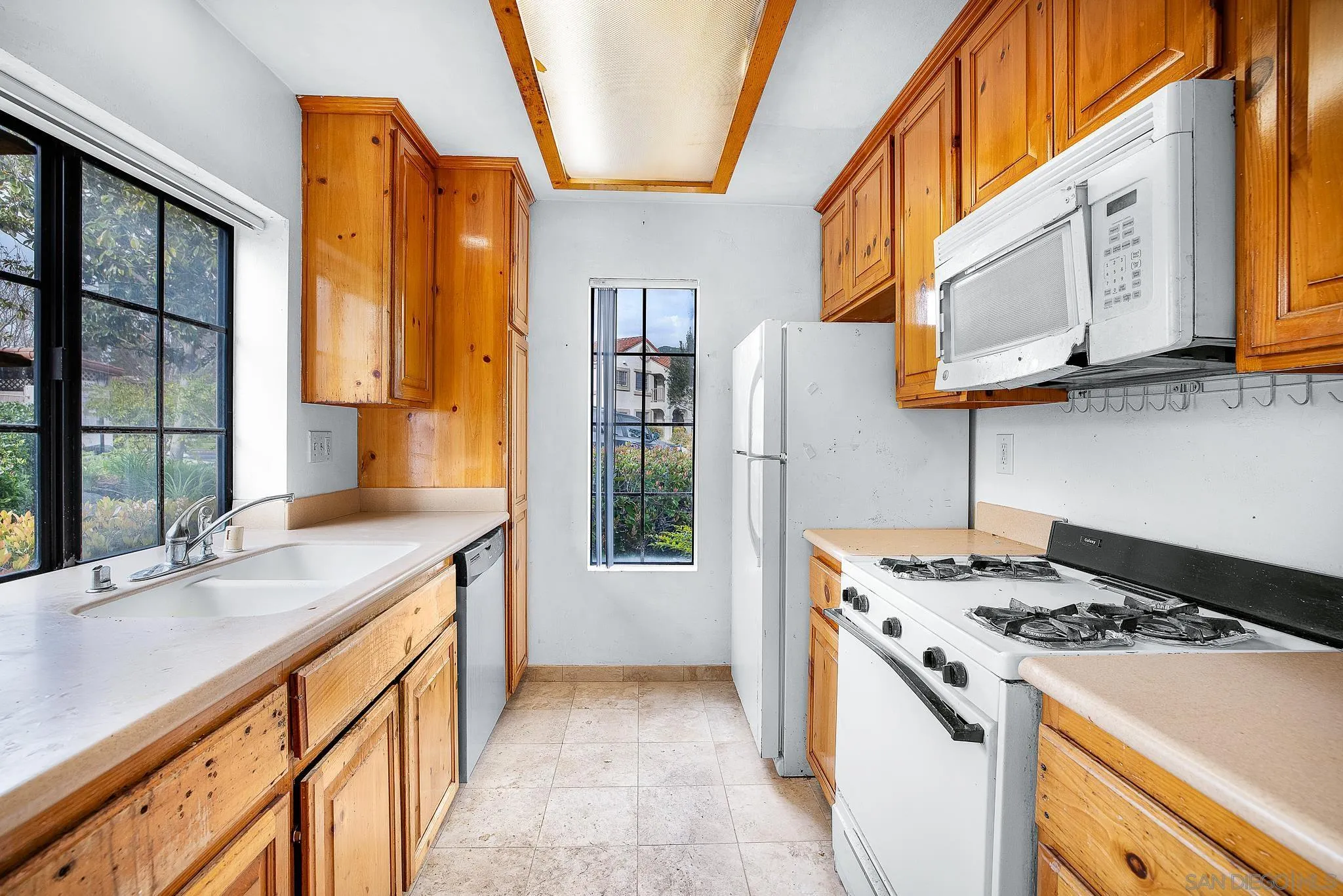 Photo #5: 240006520 Listing 