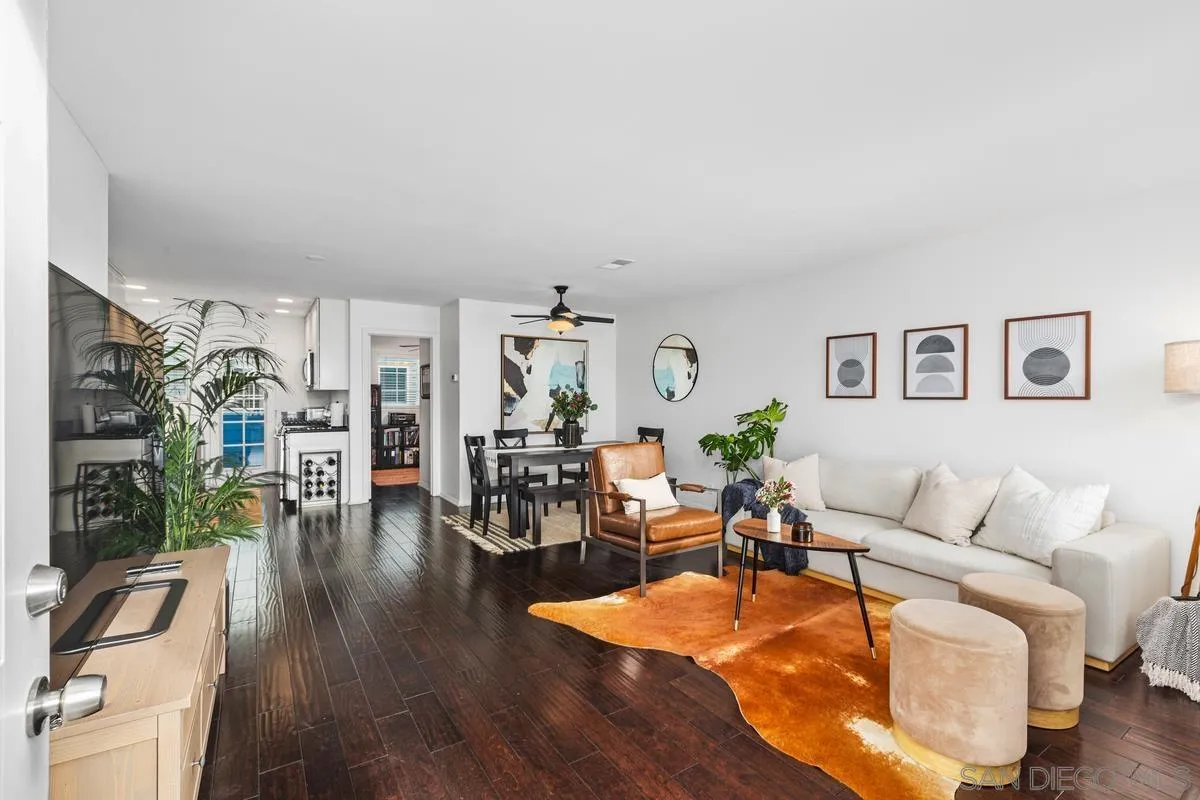 More Details about MLS # 240006546 : 1005 TOURMALINE ST UNIT 3