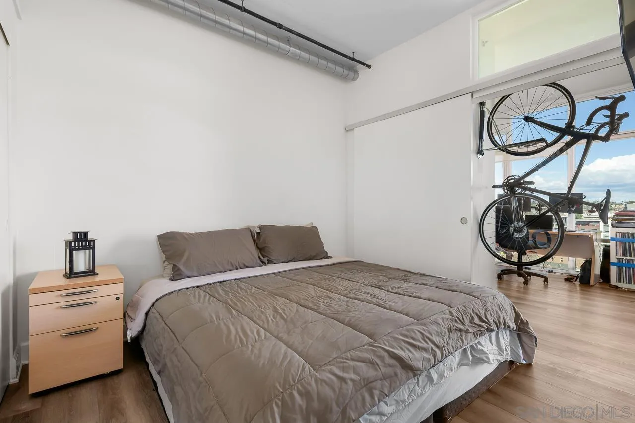Photo #2: 240007101 Listing 