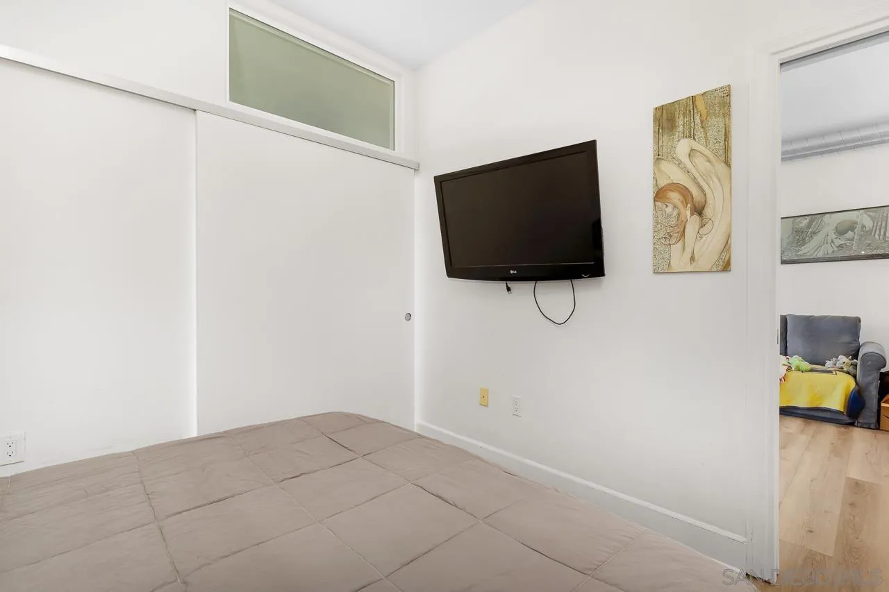 Photo #4: 240007101 Listing 