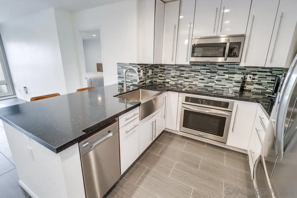 Photo #2: 240007289 Listing 