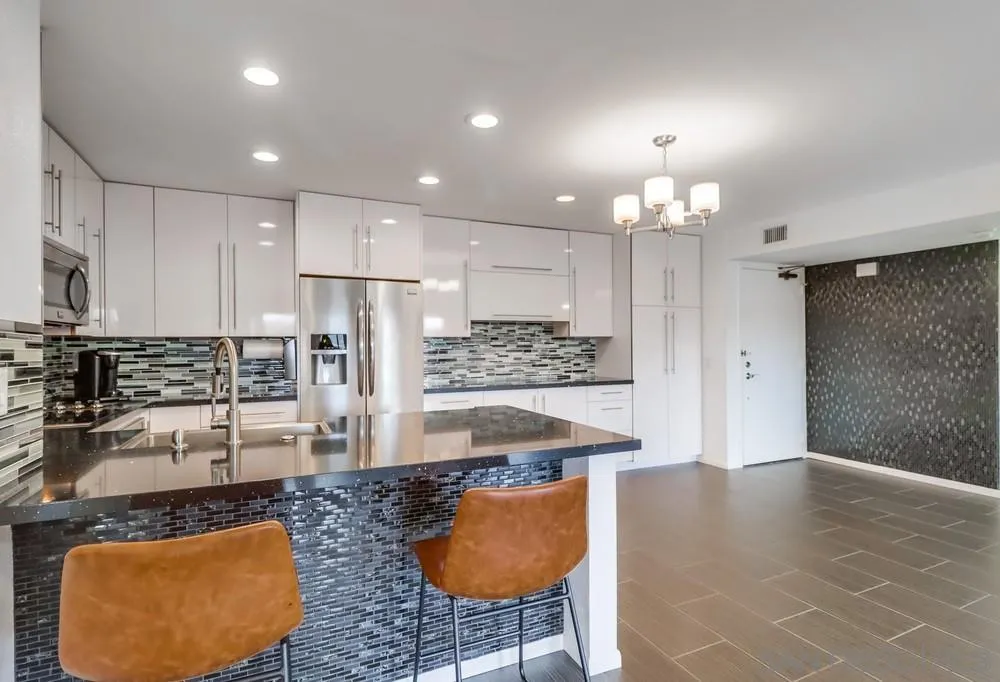 Photo #3: 240007289 Listing 
