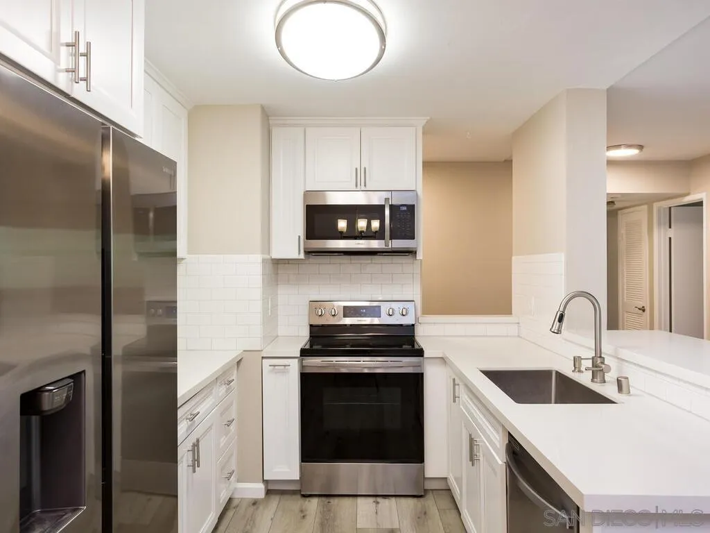 Photo #5: 240007438 Listing 