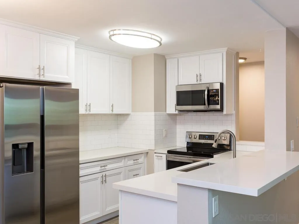 Photo #4: 240007438 Listing 