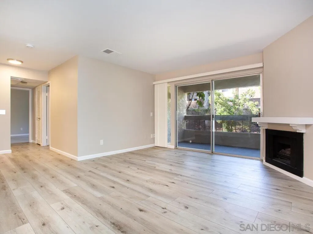 Photo #2: 240007438 Listing 