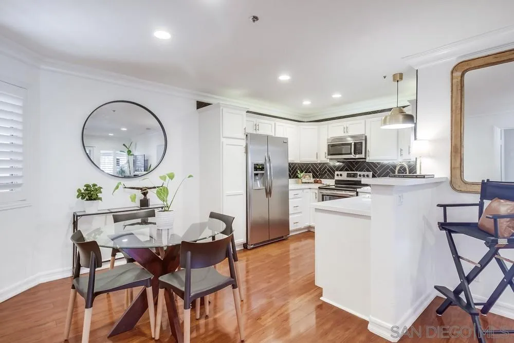 Photo #2: 240007495 Listing 