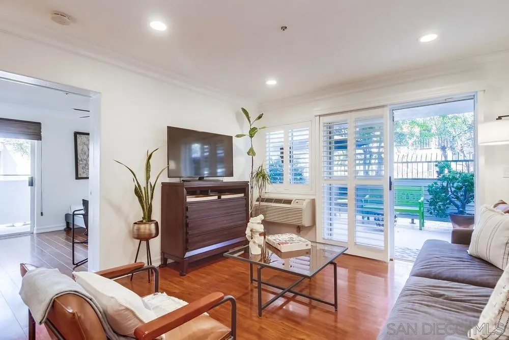 Photo #5: 240007495 Listing 